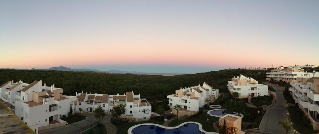 Appartement Las Terrazas De Alcaidesa Bagian luar foto